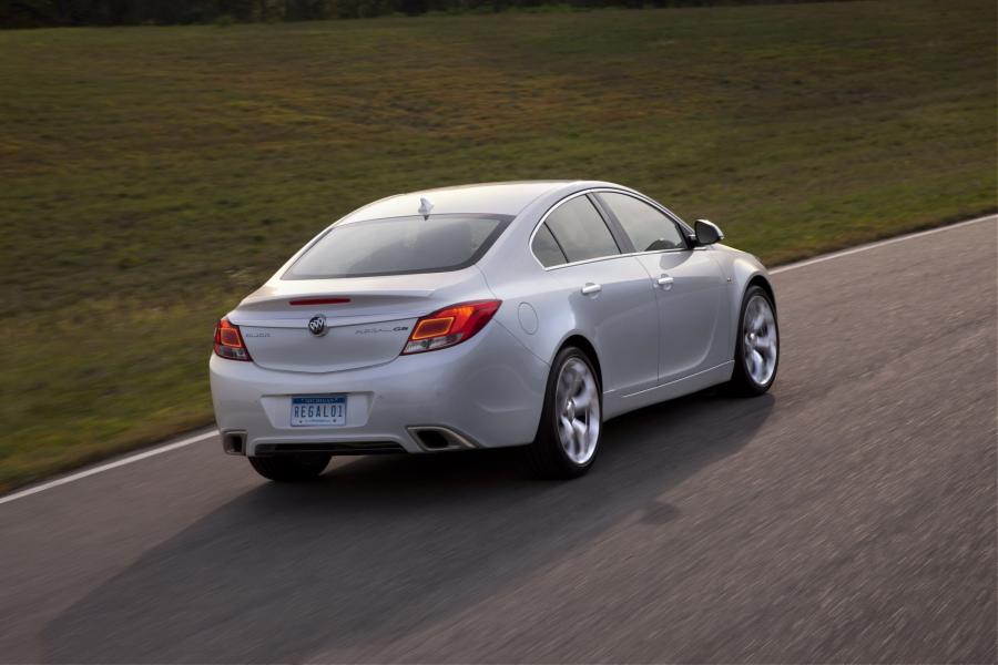  Buick Regal GS 2011 года  (фото 7 из 69)